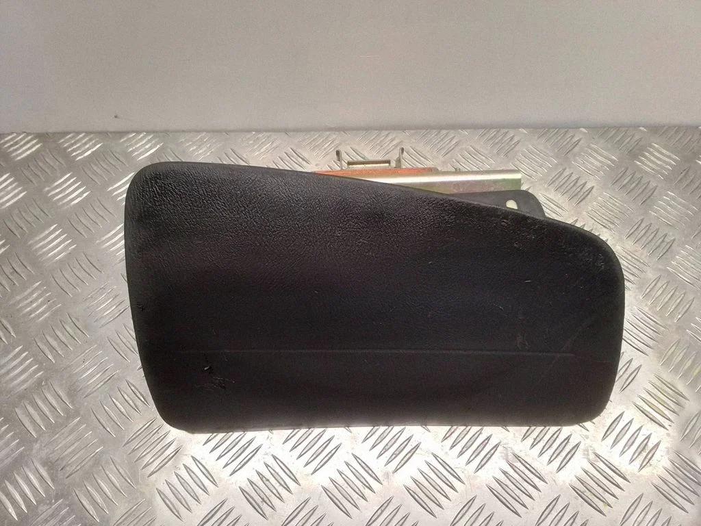 Passenger airbag