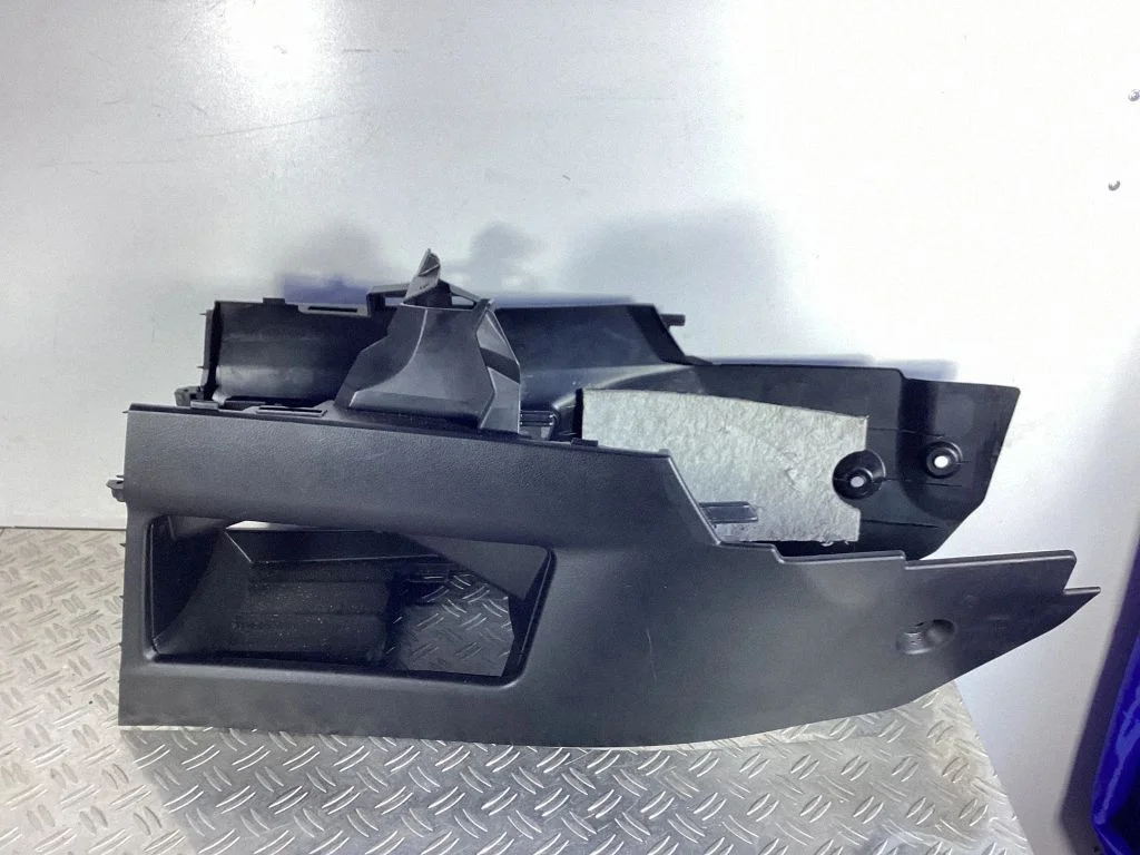 Keskkonsool – Lexus RX III (2008-2015)