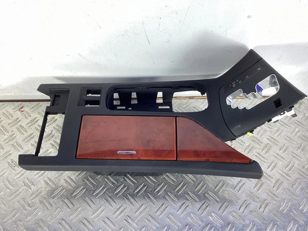 Keskkonsool – Lexus RX III (2008-2015)