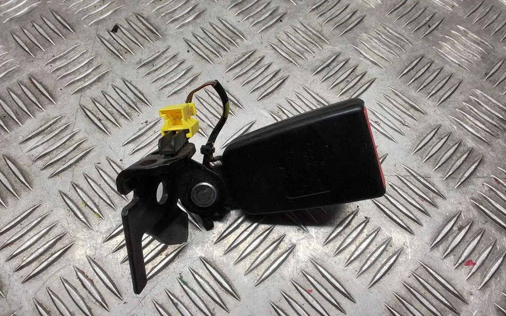 Middle seatbelt buckle (rear) A2128600460