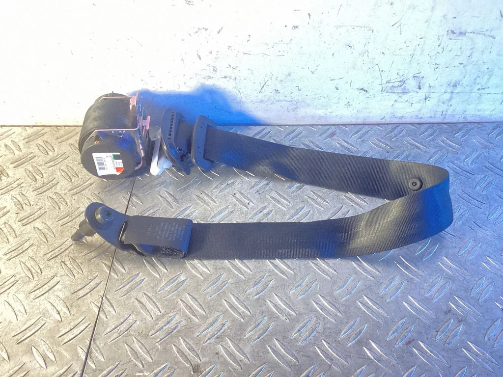 Rear seatbelt 602404900G