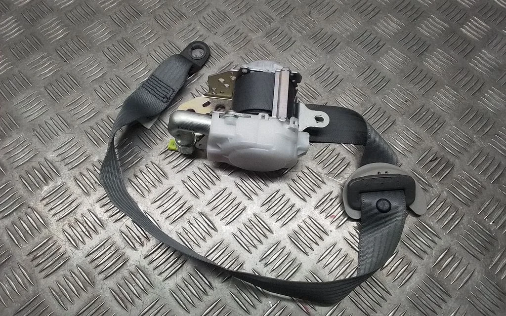 Tagumine turvavöö – Toyota Prius+ (ZVW40) (2011-2018)