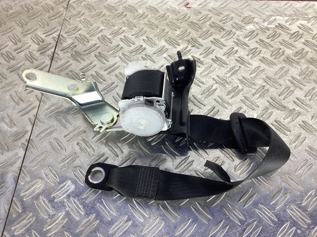 Tagumine turvavöö – Lexus NX (2014-2021)