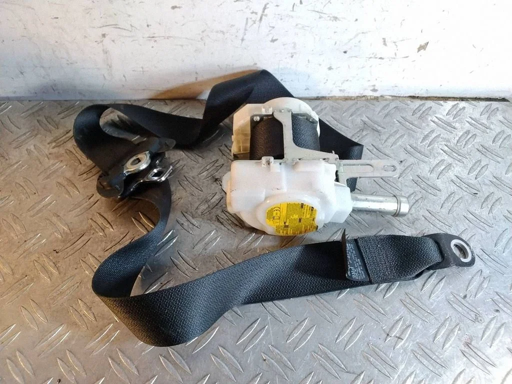 Front seatbelt – Lexus NX (2021-)