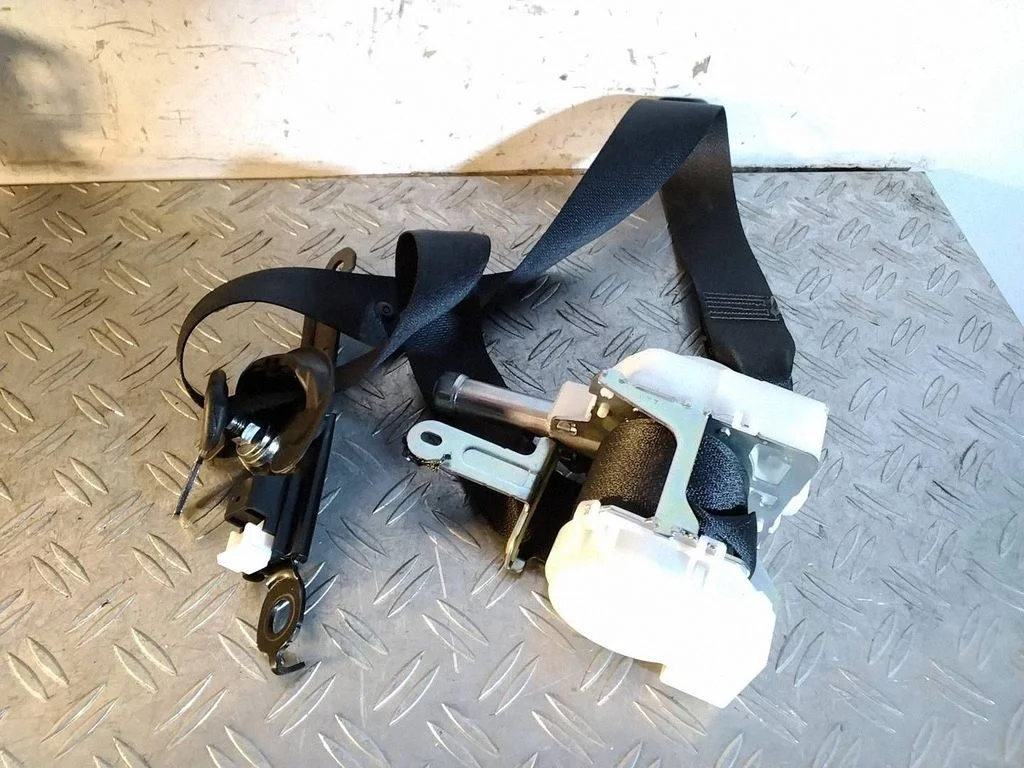 Front seatbelt – Lexus NX (2014-2021)