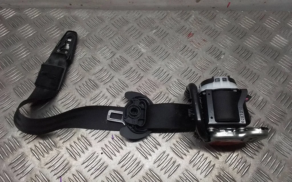 Front seatbelt – Porsche Macan (95B) (2019-)