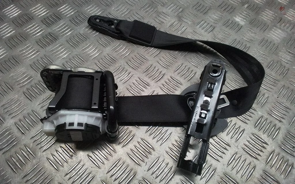 Front seatbelt – Porsche Macan (95B) (2019-)