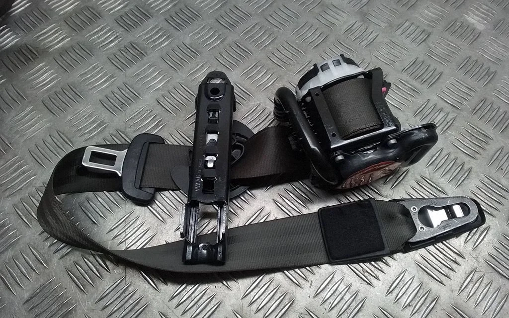 Front seatbelt – Porsche Macan (95B) (2019-)