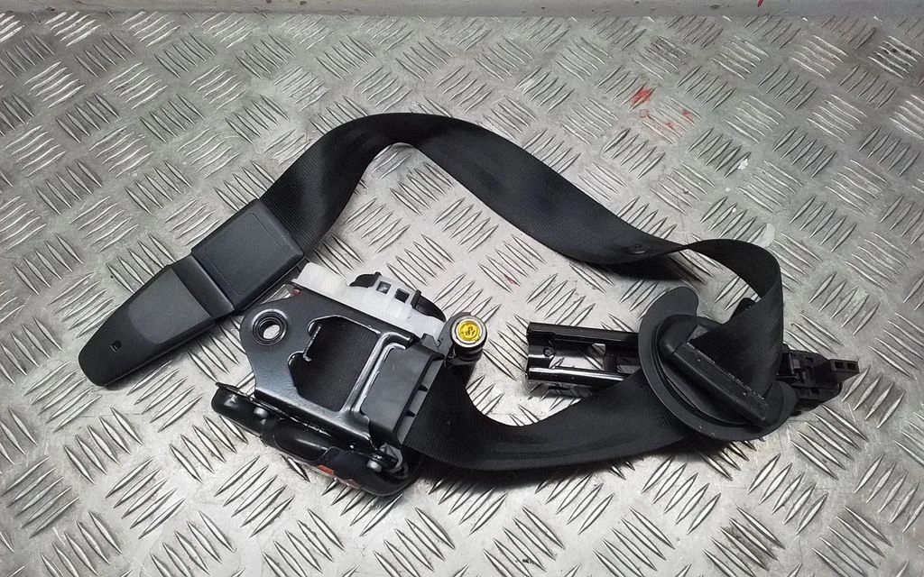 Front seatbelt – Porsche Macan (95B) (2019-)