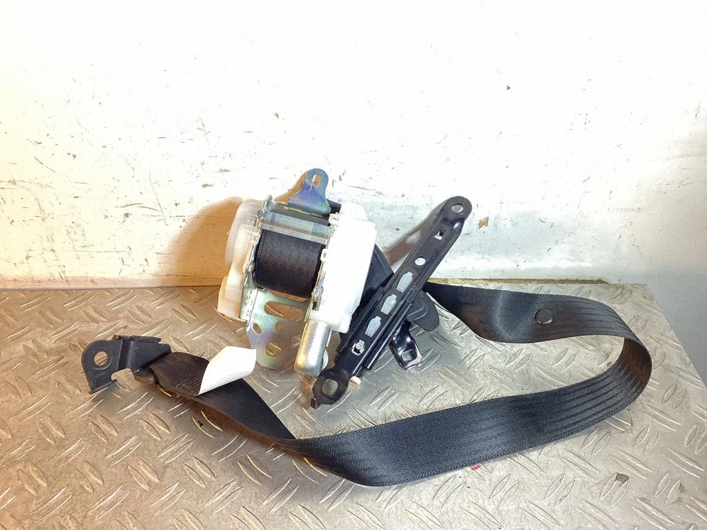 Front seatbelt J082512