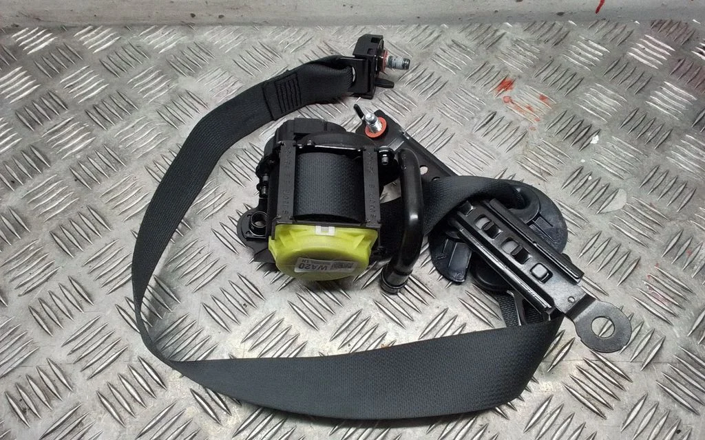 Front seatbelt 88810CV200