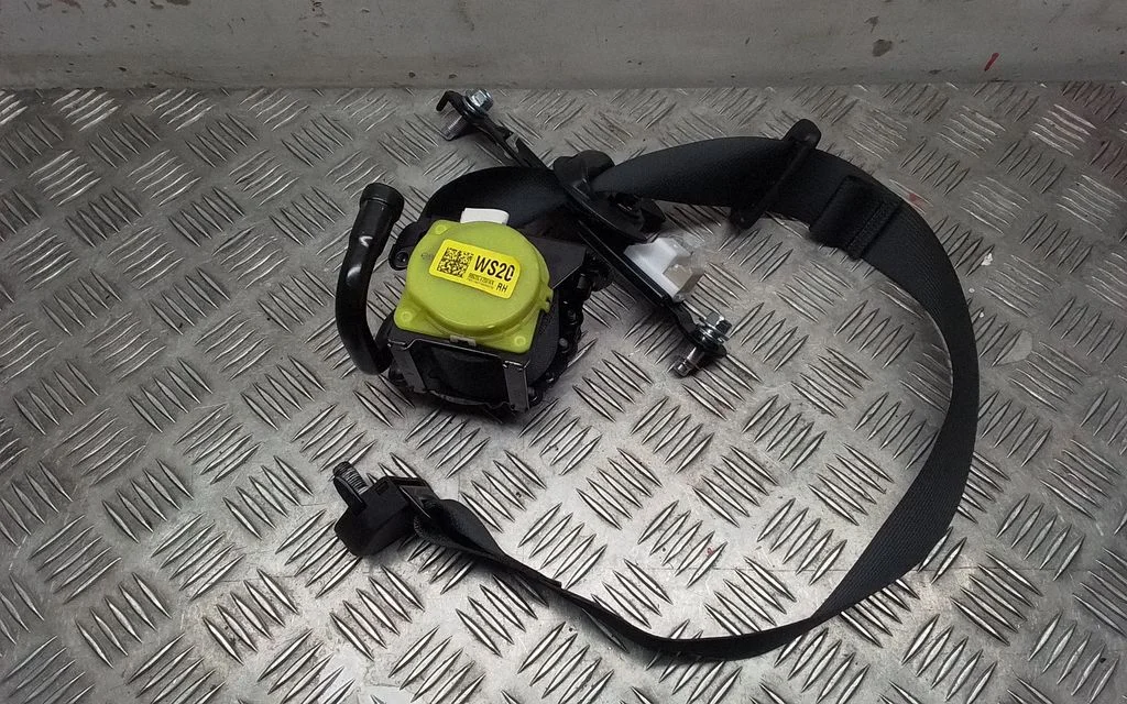 Front seatbelt 88820CV200