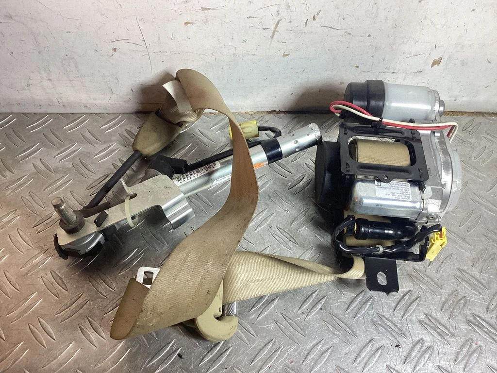 Front seatbelt 81450SWWG1