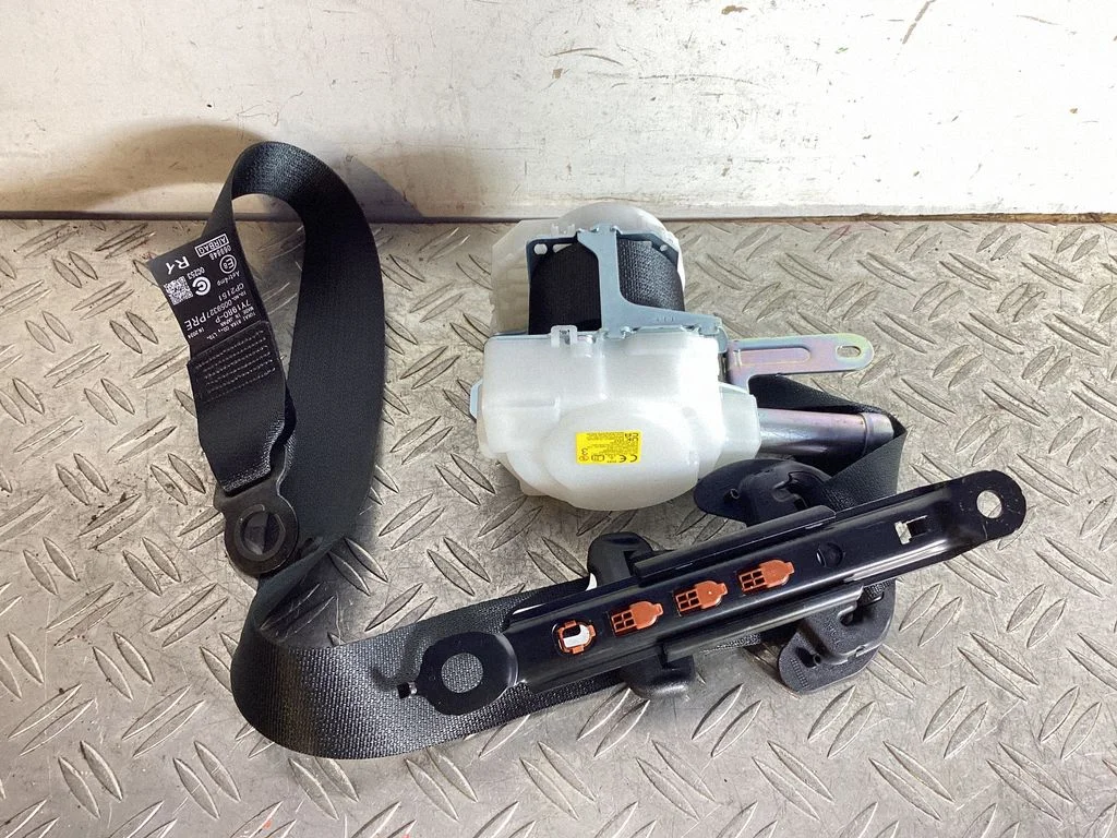 Front seatbelt – Lexus NX (2021-)