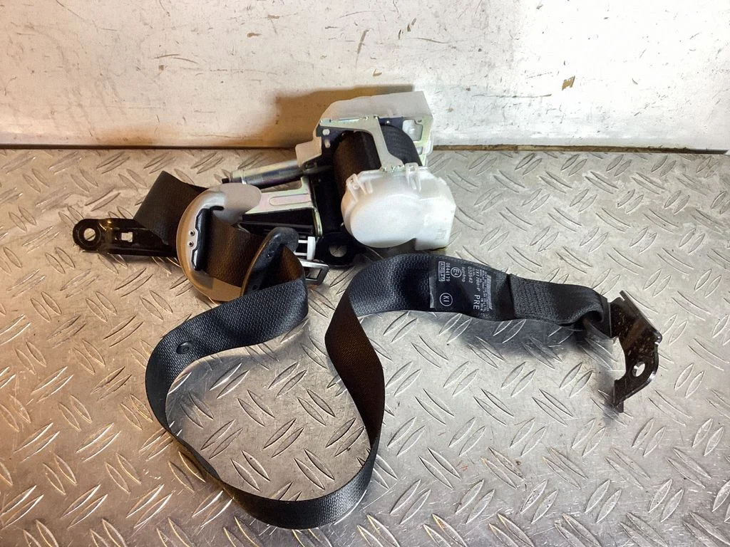 Front seatbelt – Lexus RX 450H (2016-)