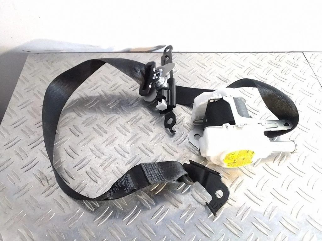 Front seatbelt – Lexus RX 450H (2016-)