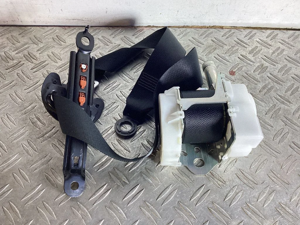 Front seatbelt – Lexus NX (2021-)