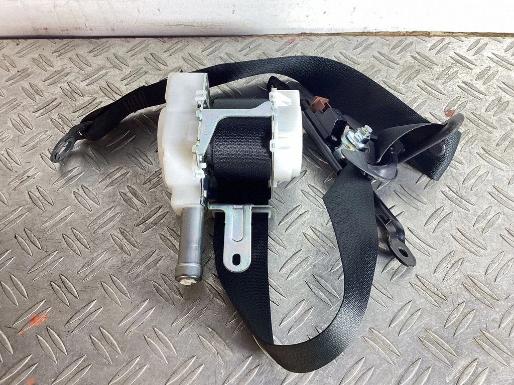 Front seatbelt – Lexus NX (2021-)