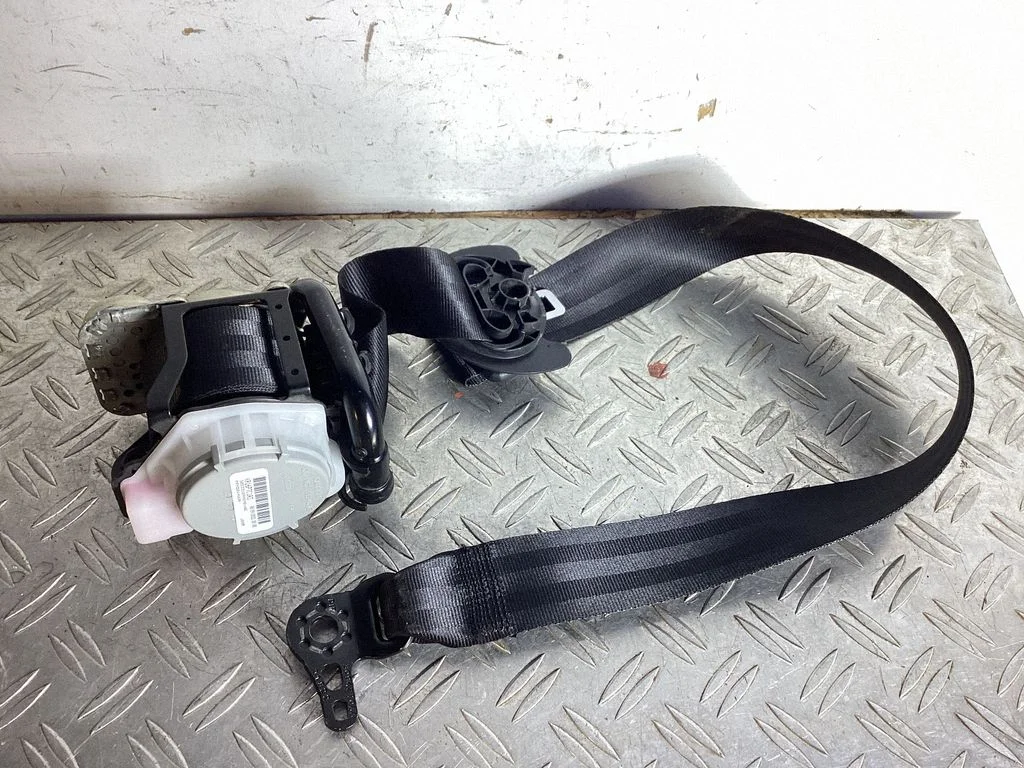 Front seatbelt – Volkswagen Tiguan Allspace (2017-)