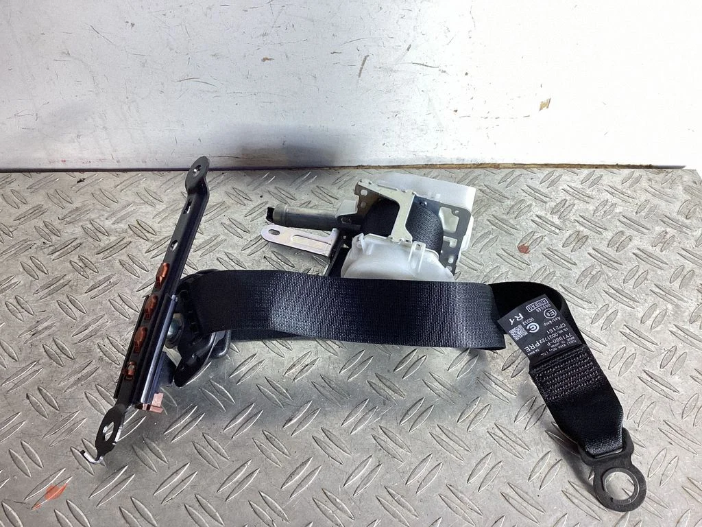 Front seatbelt – Lexus NX (2021-)
