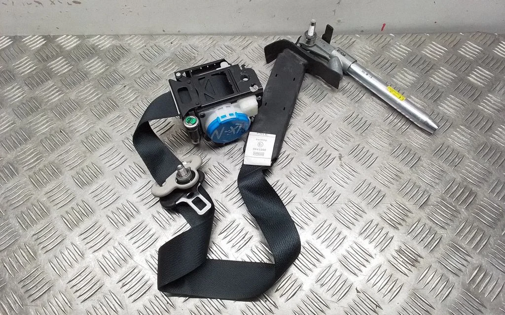 Front seatbelt – Nissan X-Trail T32 (2014-2021)