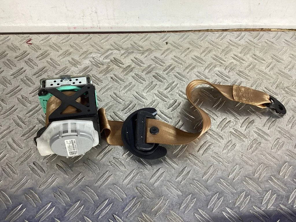 Front seatbelt – Porsche Cayenne (92A) (2010-2017)