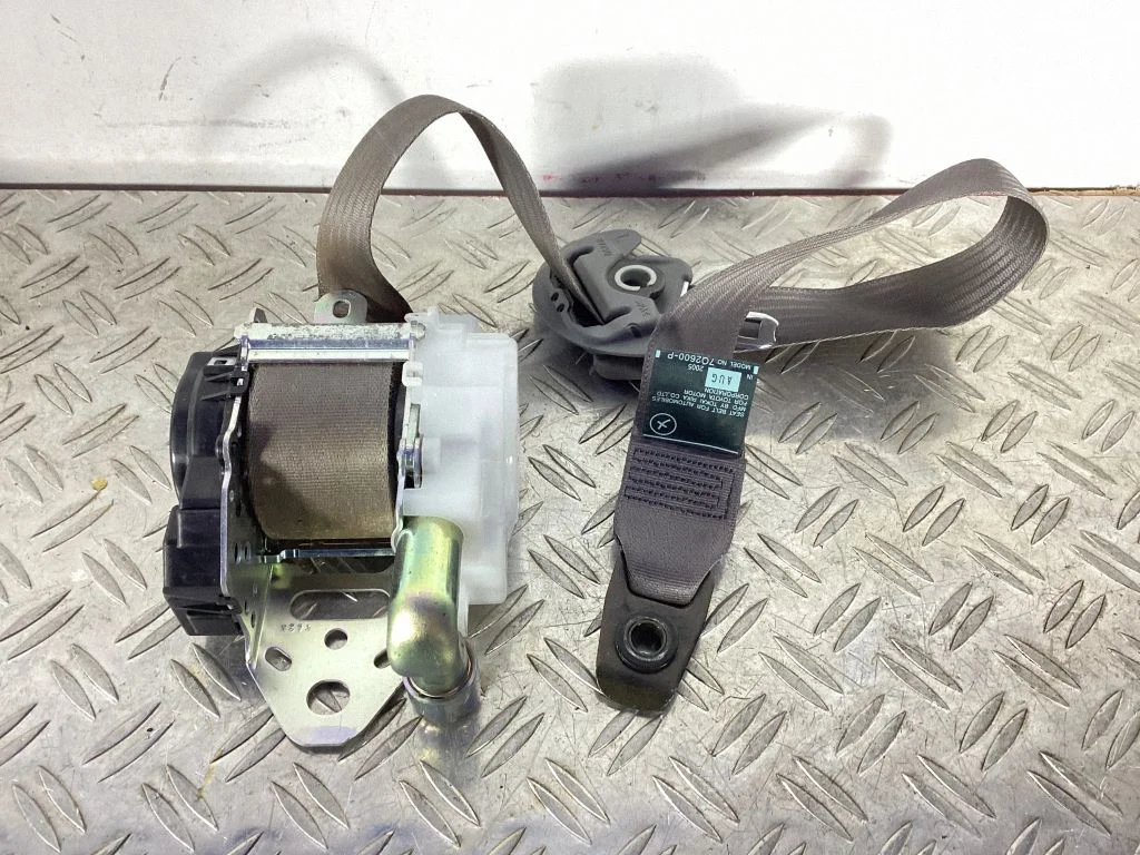 Front seatbelt – Lexus GS 300 350 430 450H (2005-2012)