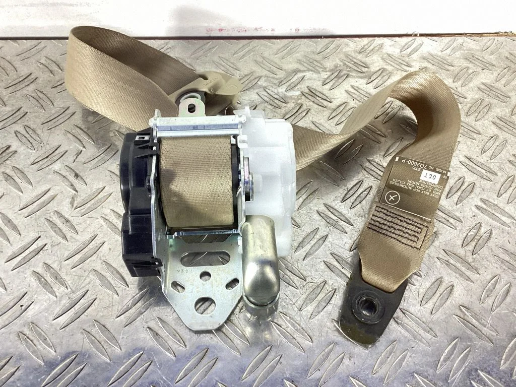 Front seatbelt – Lexus GS 300 350 430 450H (2005-2012)