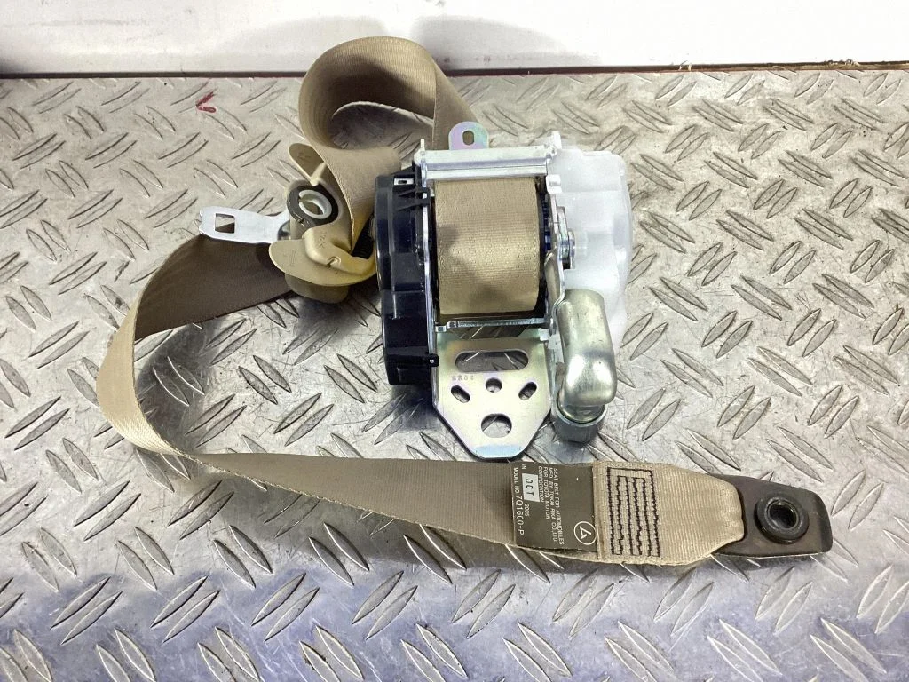 Front seatbelt – Lexus GS 300 350 430 450H (2005-2012)