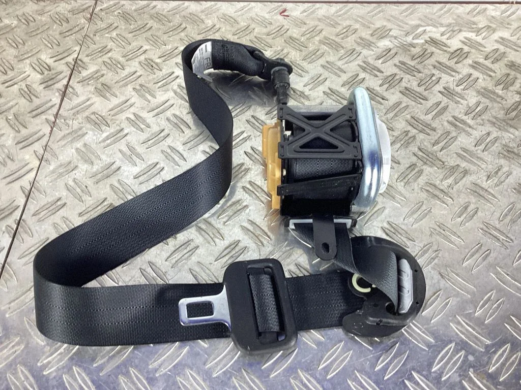 Front seatbelt