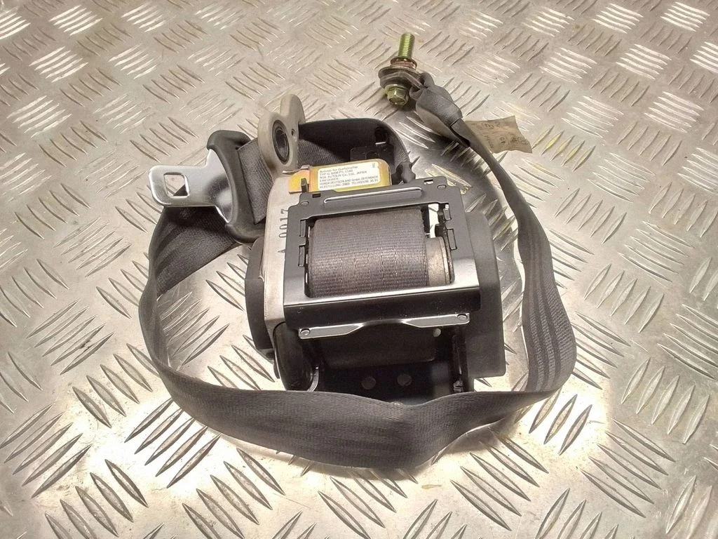 Front seatbelt – Honda Accord (2003-2007)
