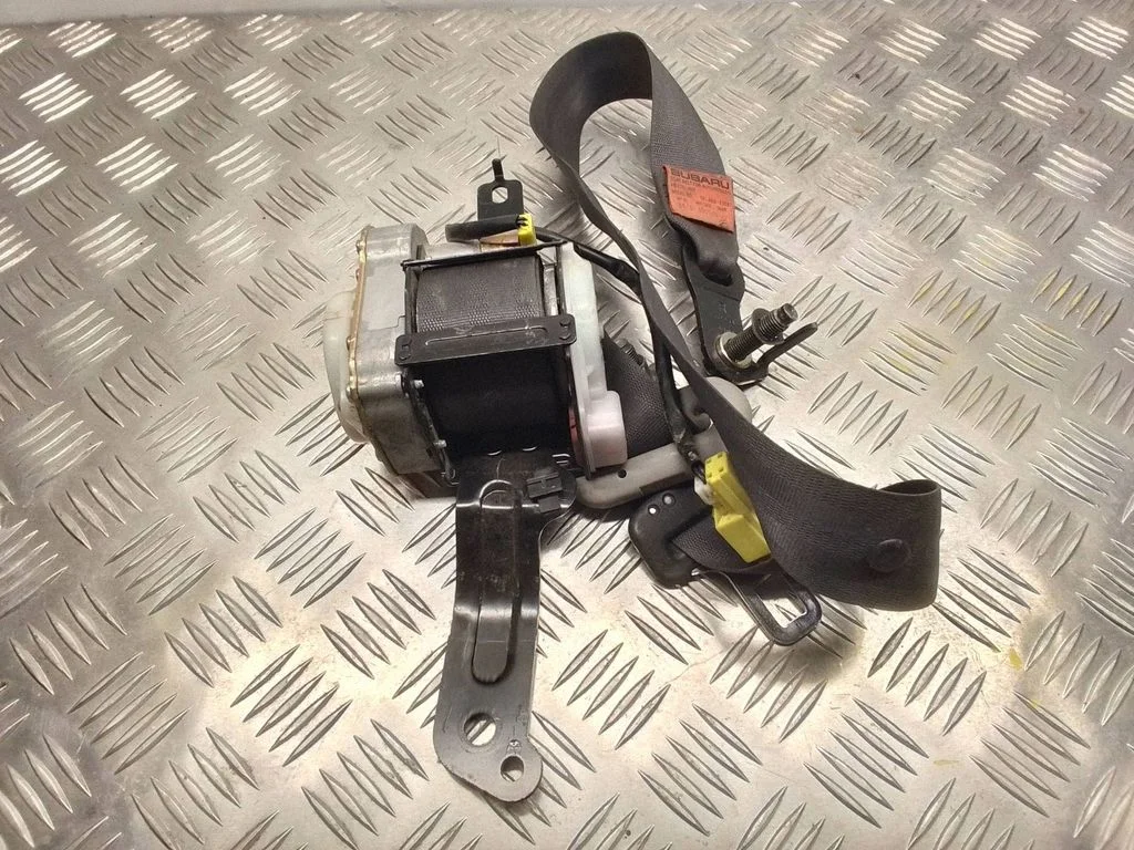 Front seatbelt – Subaru Legacy (1999-2003)