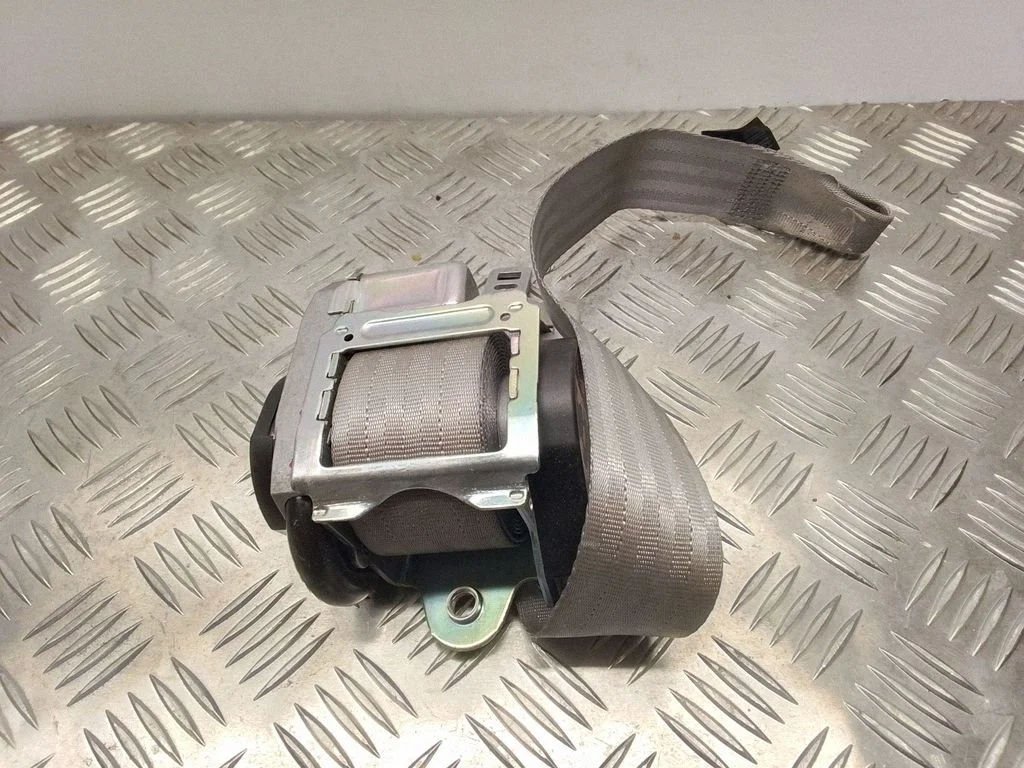 Front seatbelt – Volvo C70 (2006-2010)