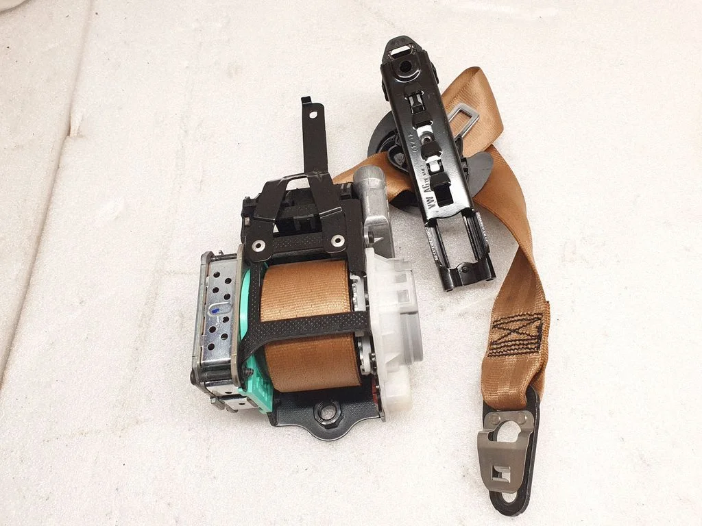 Front seatbelt – Porsche Cayenne (92A) (2010-2017)