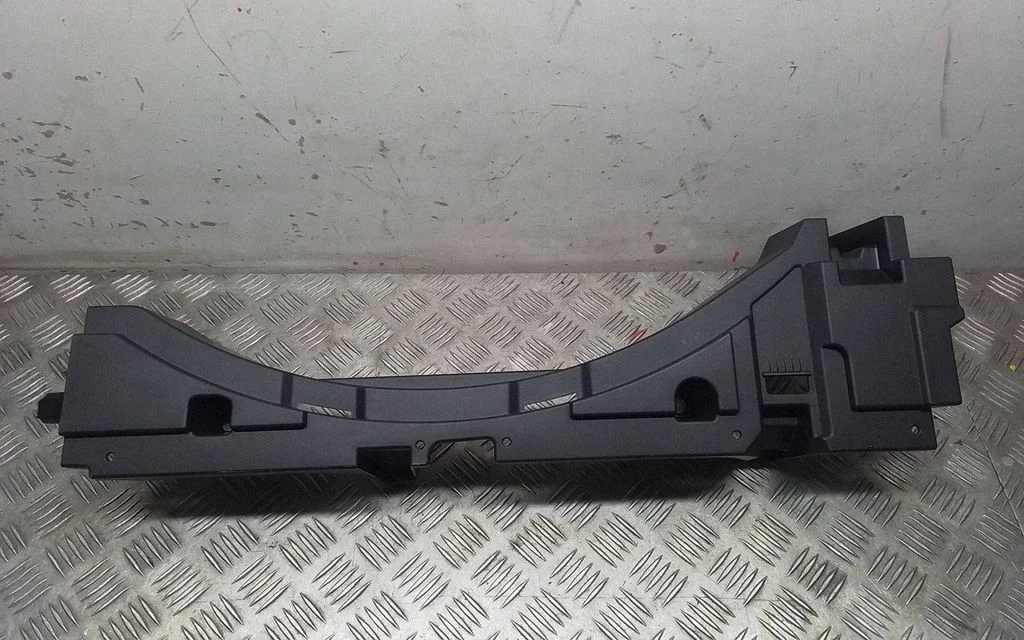 Other trunk/boot trim element – Lexus RX 450H (2016-)