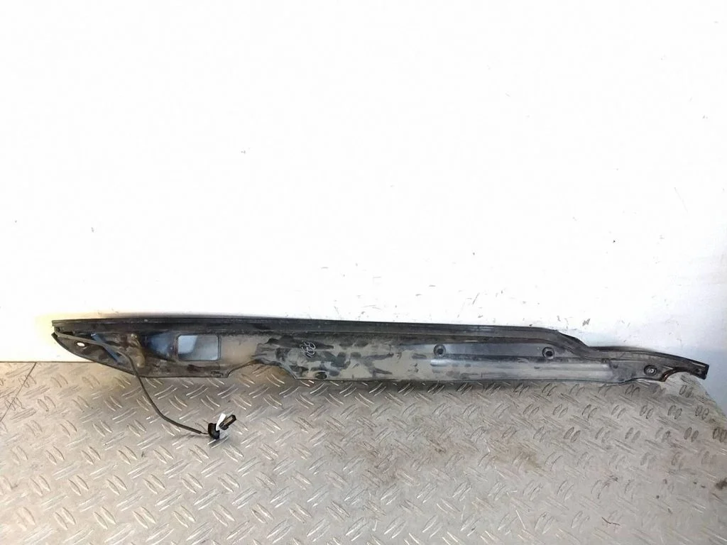 Muu pagasiruumi viimistluse osa – Tesla Model S (2012-)