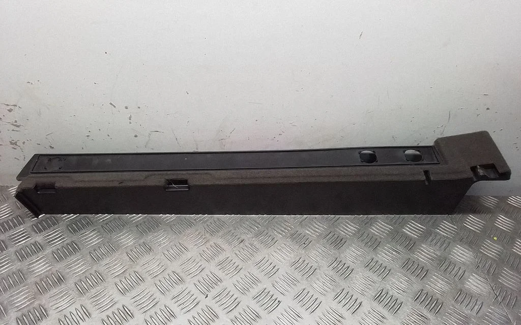 Other trunk/boot trim element – Porsche Macan (95B) (2019-)