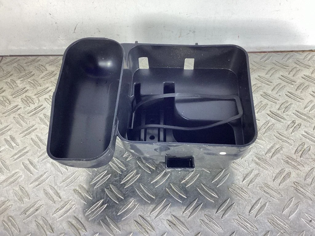 Other trunk/boot trim element – Lexus RC (2014-)