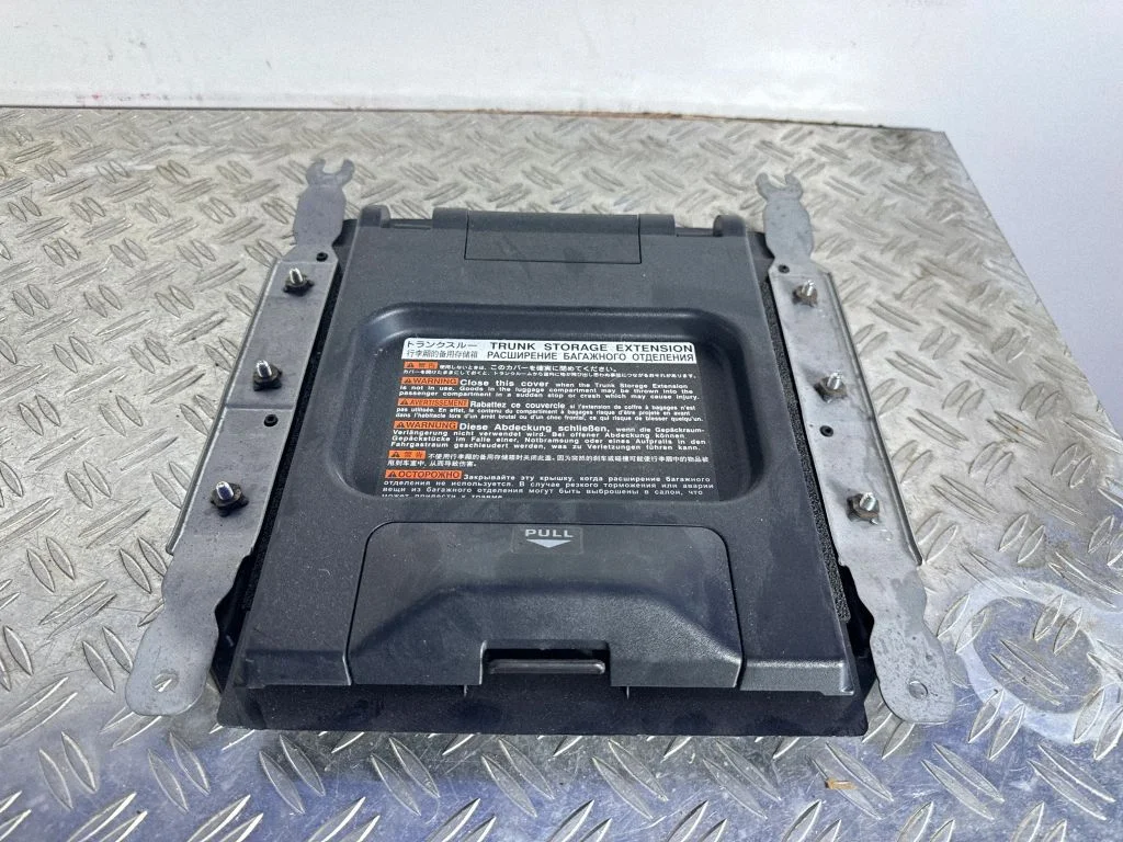 Other trunk/boot trim element – Lexus IS III XE30 (2013-2020)