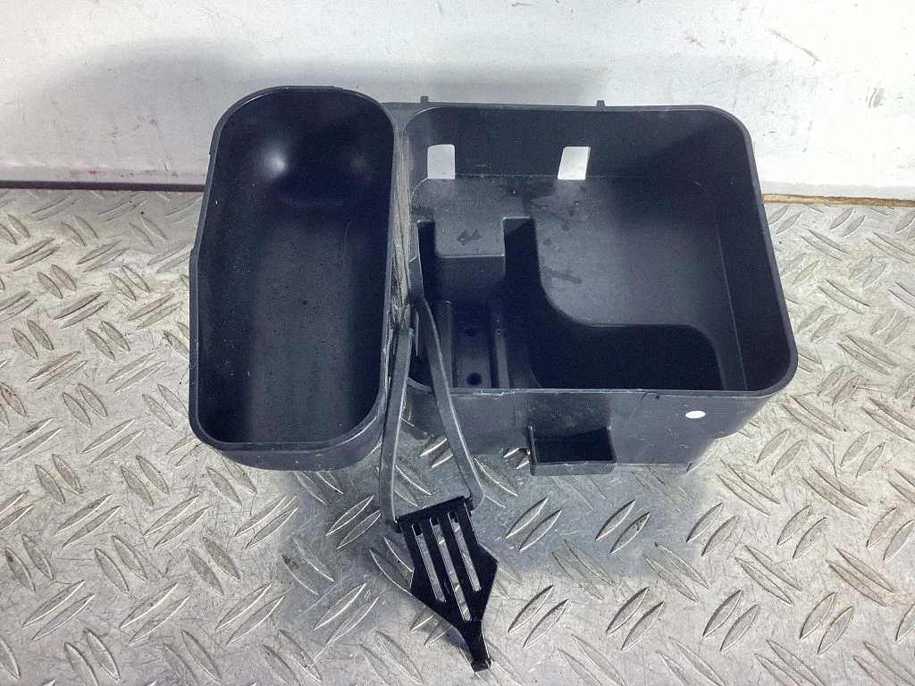 Other trunk/boot trim element – Lexus RC (2014-)