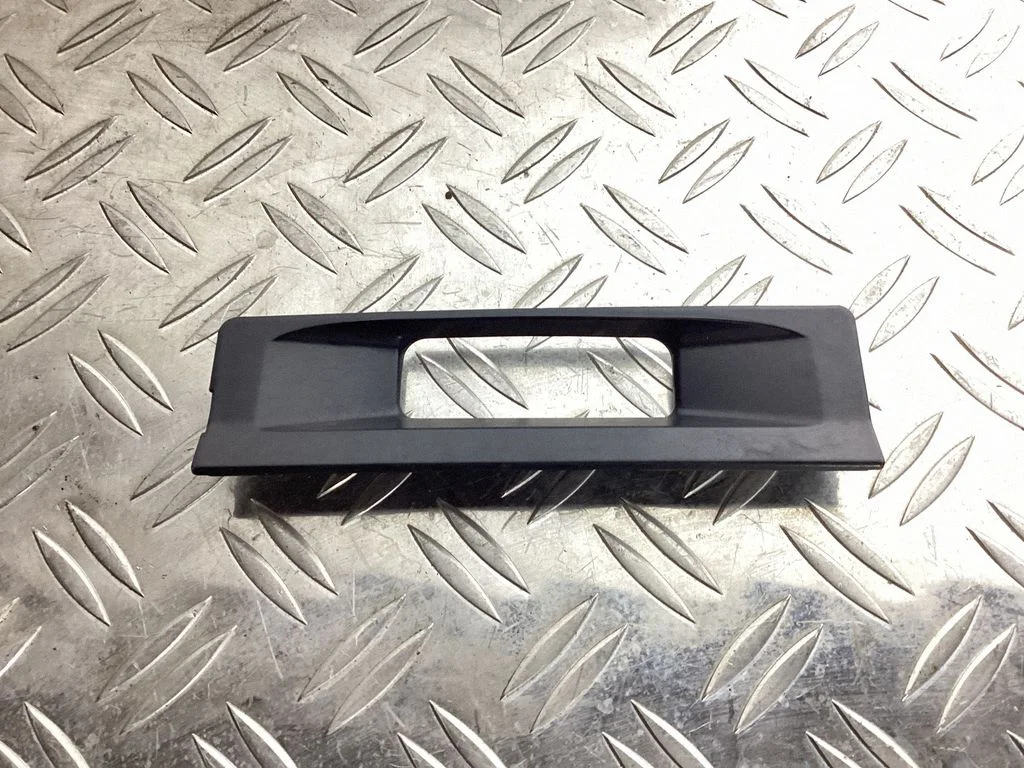 Other trunk/boot trim element – Lexus GS 250 350 300H 450H (2013-)