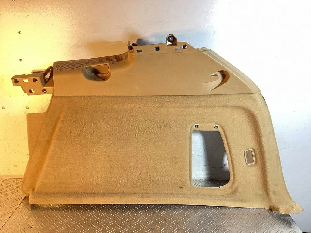 Pagasiruumi külje viimistluspaneel – Porsche Cayenne (92A) (2010-2017)