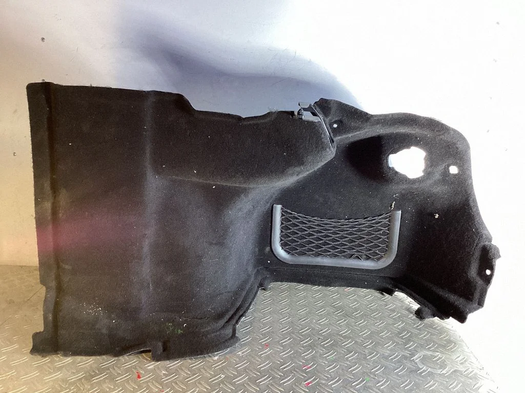 Pagasiruumi külje viimistluspaneel – Lexus GS 250 350 300H 450H (2013-)