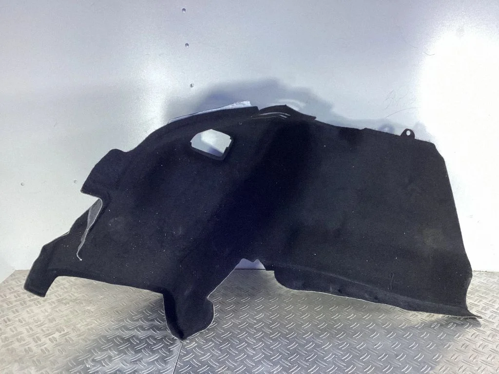 Pagasiruumi külje viimistluspaneel – Tesla Model S (2012-)