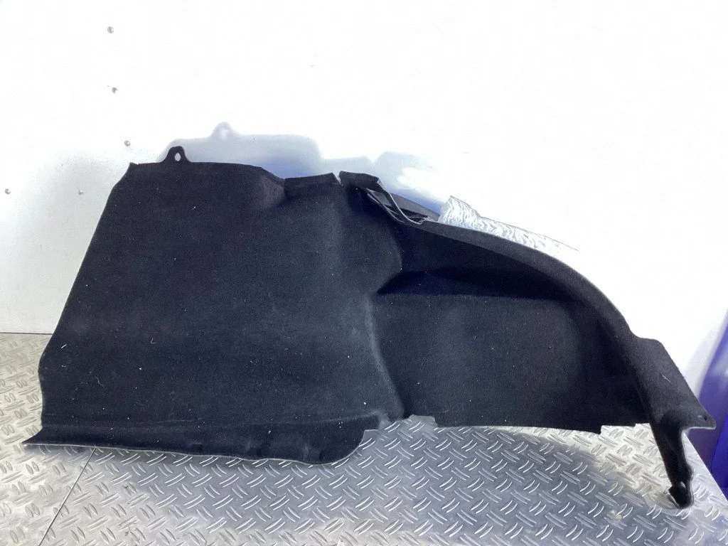 Pagasiruumi külje viimistluspaneel – Tesla Model S (2012-)