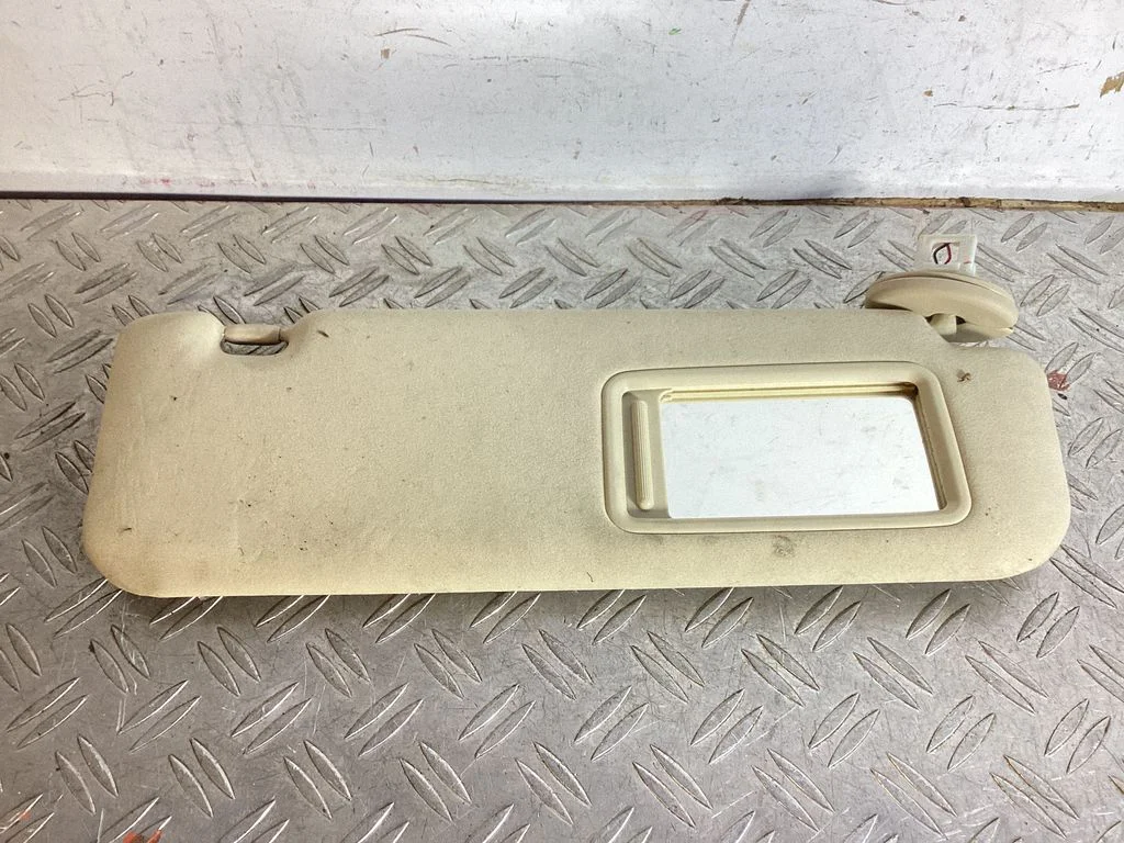 Sun visor