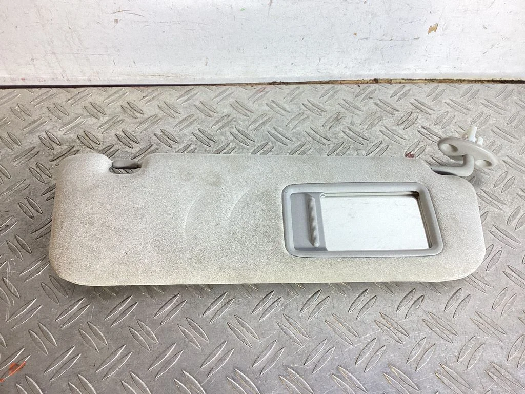 Sun visor