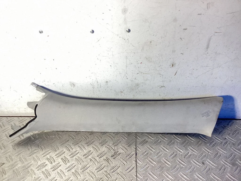 (A) piilari kate – Lexus IS III XE30 (2013-2020)