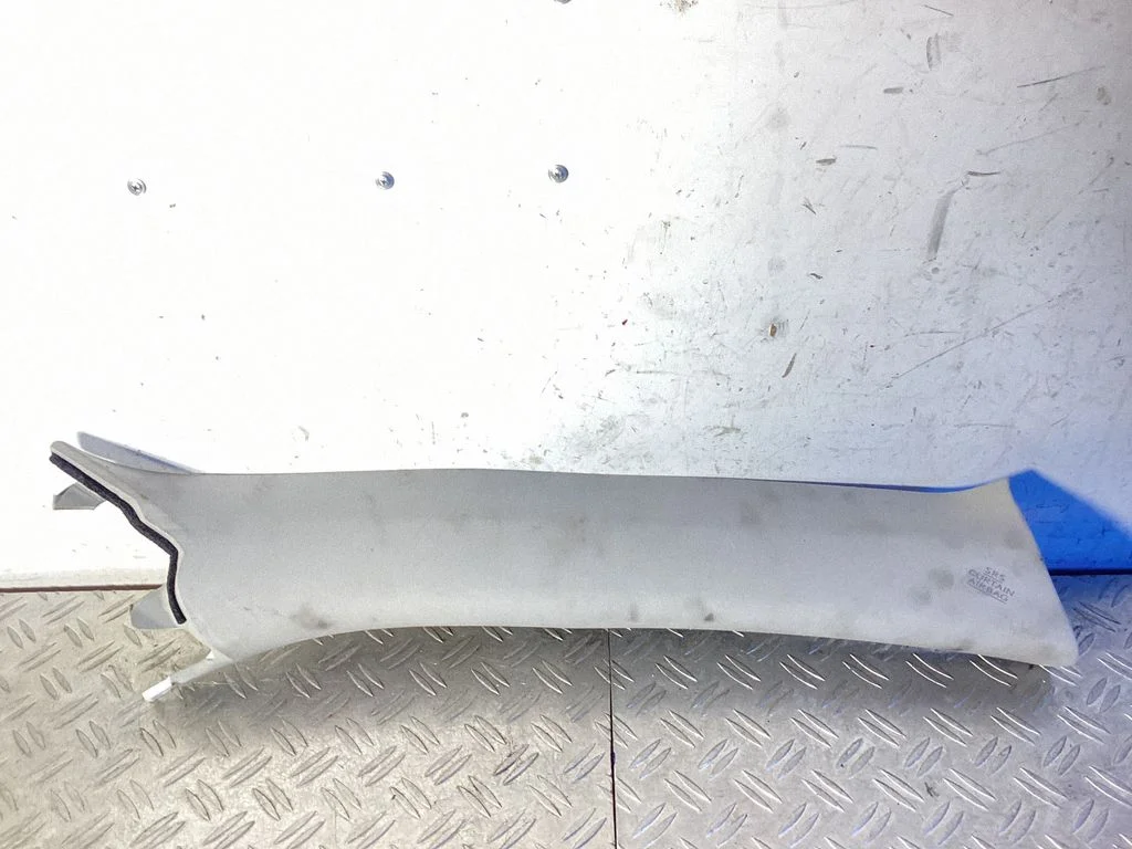 (A) piilari kate – Lexus IS III XE30 (2013-2020)
