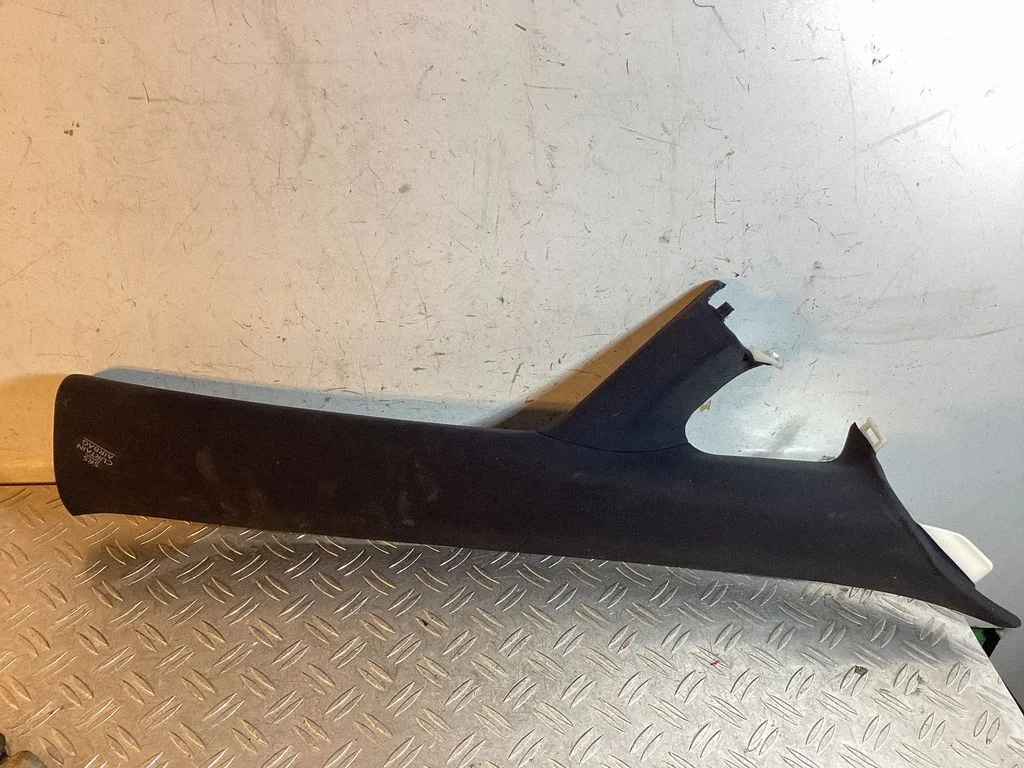(A) piilari kate – Lexus RX III (2008-2015)